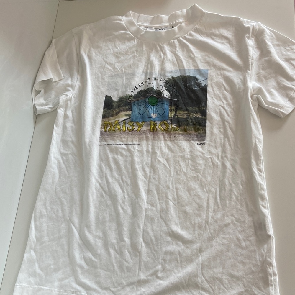 GANNI DAISY ROUTE Logo Graphic Tee